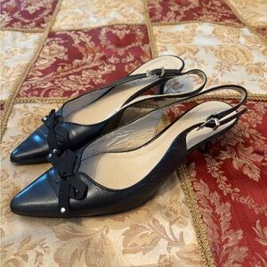 Ellen Tracy black sling back heels with bow size 8 1/2